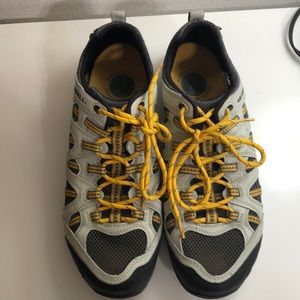 Men’s size 9.5 Merrell shoes